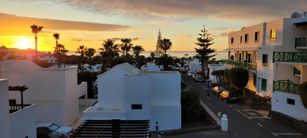 Casahost Bastian Boutique II Seaview Apartment Costa Teguise Ngoại thất bức ảnh