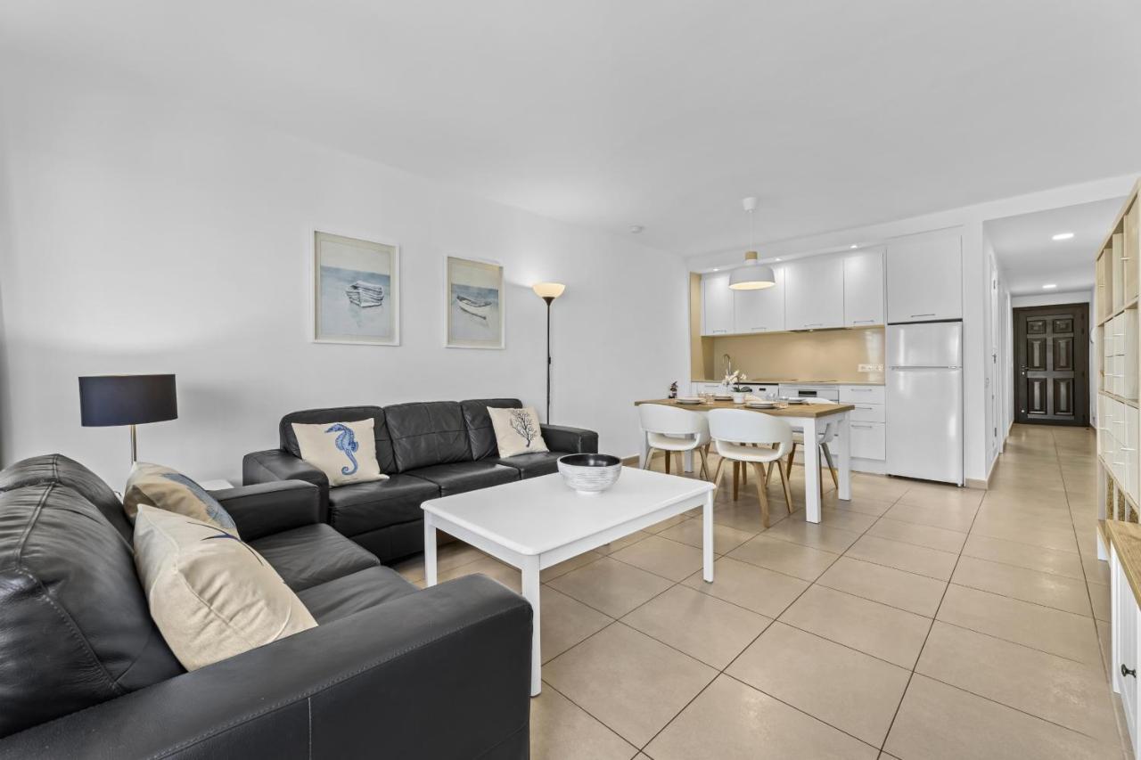 Casahost Bastian Boutique II Seaview Apartment Costa Teguise Ngoại thất bức ảnh