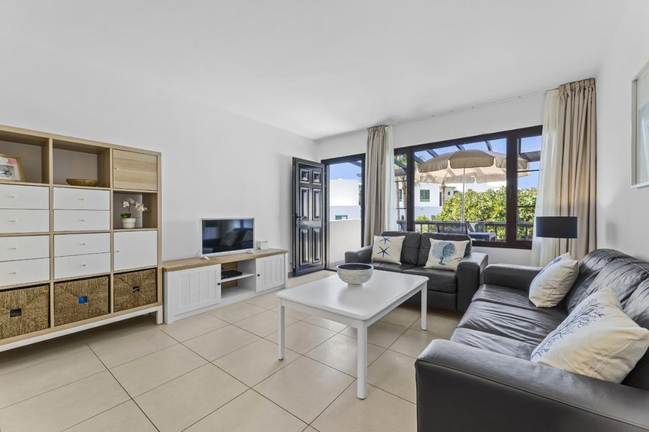 Casahost Bastian Boutique II Seaview Apartment Costa Teguise Ngoại thất bức ảnh